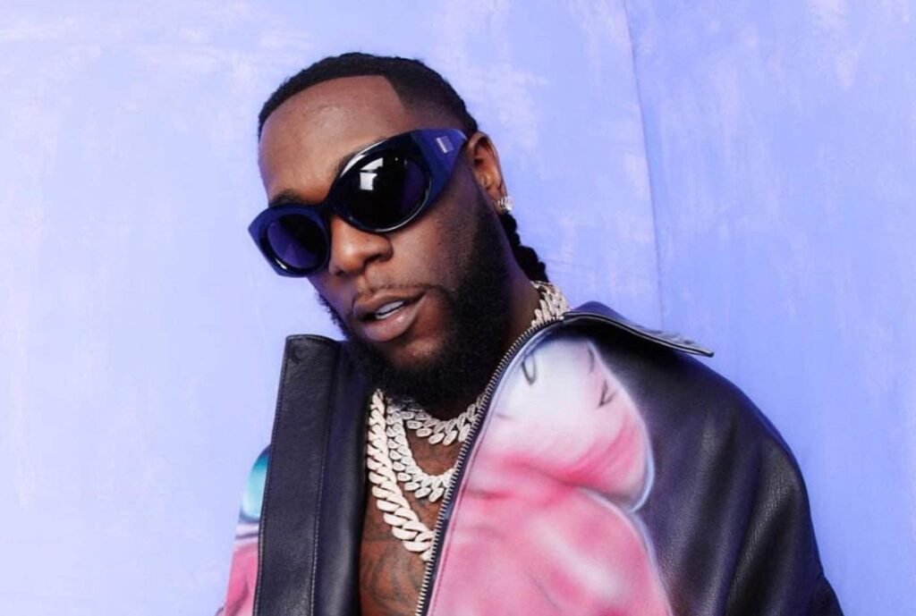 Burna Boy Rocking 2025 trending men's jewelry.