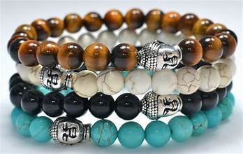 Discover timeless beaded bracelet stack ideas that always work for men. Learn how to layer beaded bracelets like a pro